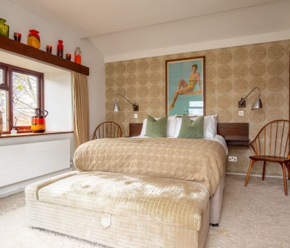 The Pool House Master Bedroom - StayCotswold
