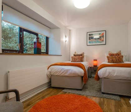 The Pool House Bedroom 2- StayCotswold