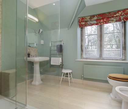 Cotswold Cottage Shower Room - StayCotswold