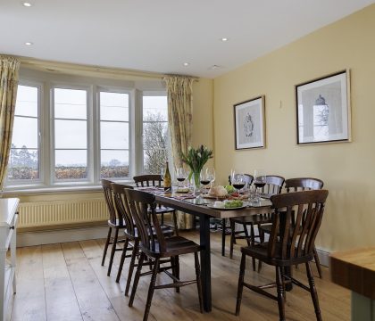 Cotswold Cottage Dining Area - StayCotswold