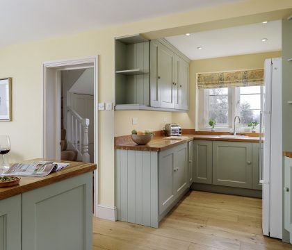Cotswold Cottage Kitchen - StayCotswold