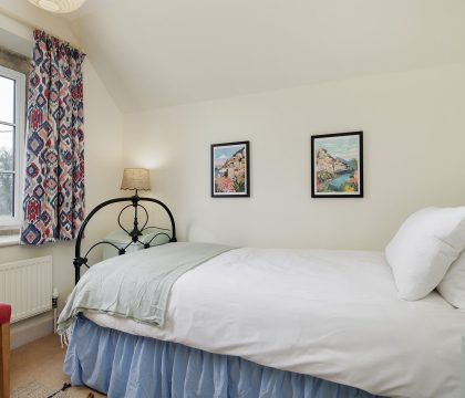 Cotswold Cottage Bedroom 3 - StayCotswold