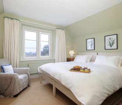 Cotswold Cottage Bedroom 2 - StayCotswold