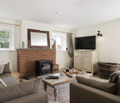 Coleman's Elm Sitting Room - StayCotswold