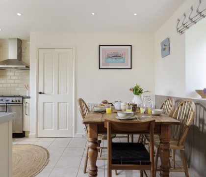 Coleman's Elm Kitchen - StayCotswold