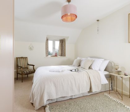 Coleman's Elm Master Bedroom - StayCotswold