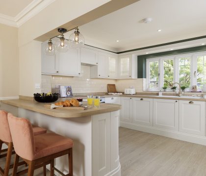 3 & 4 Hawthorn Cottages Kitchen Area - StayCotswold