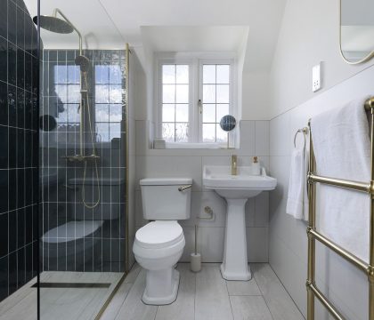 3 & 4 Hawthorn Cottages Family Shower Room - StayCotswold