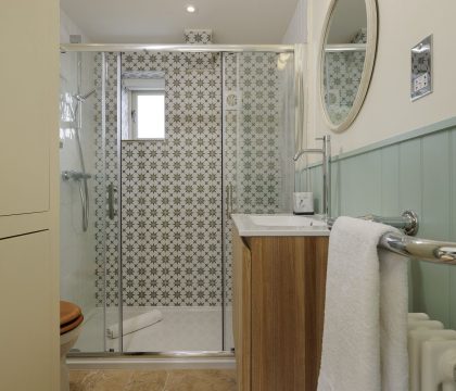 The Mews at Sturt Farm Bathroom - StayCotswold