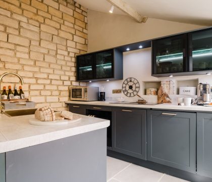 College Cottage Kitchen - StayCotswold