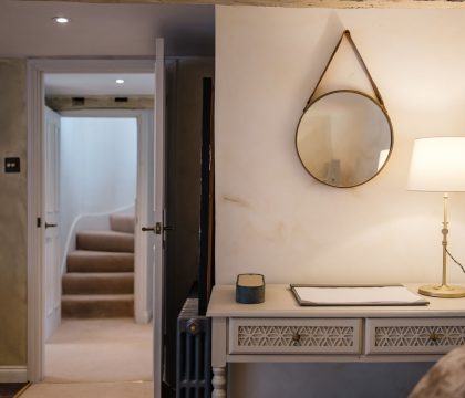 College Cottage Master Bedroom - StayCotswold