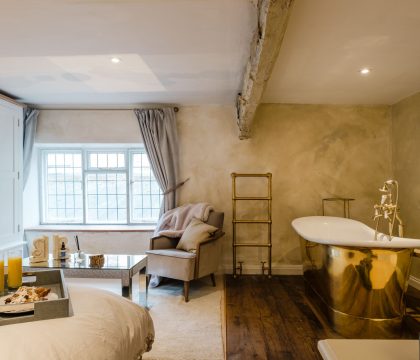 College Cottage Master Bedroom - StayCotswold
