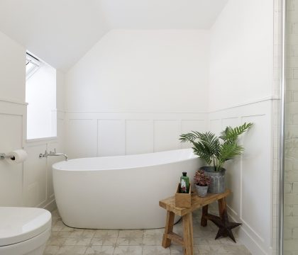 The Tallat Bathroom - StayCotswold