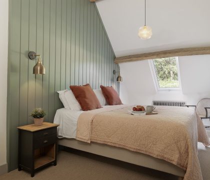 The Tallat Bedroom 4 - StayCotswold