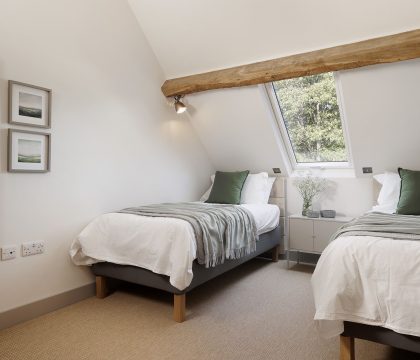 The Tallat Bedroom 2 - StayCotswold