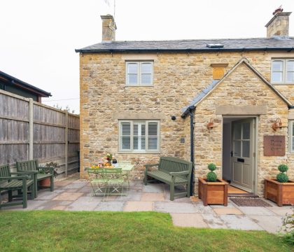 Devon House Cottage - StayCotswold