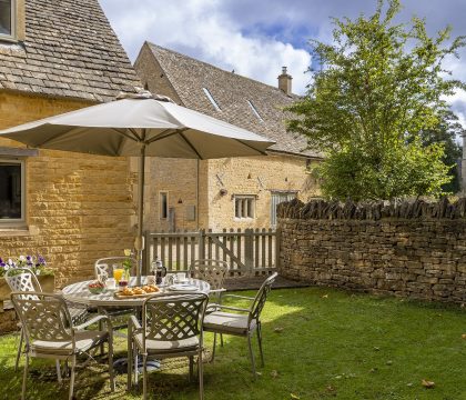 St Marys Cottage Garden - StayCotswold