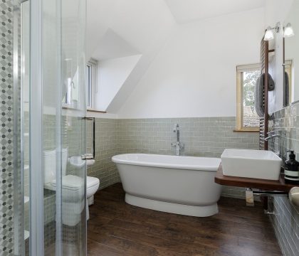 St Marys Cottage Master Bedroom Ensuite - StayCotswold