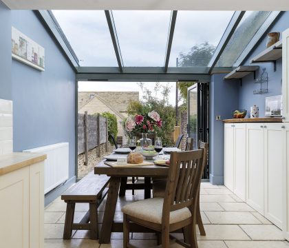 Little Haven Kitchen/Dining Area - StayCotswold