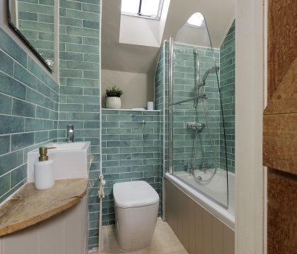 Little Haven Bathroom - StayCotswold