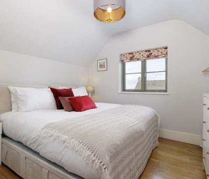 Little Haven Bedroom 2 - StayCotswold