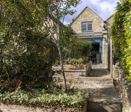 Little Haven Outside - StayCotswold