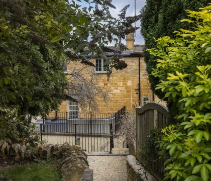 Pilgrim Cottage Outside - StayCotswold
