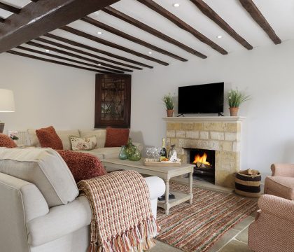 Pilgrim Cottage Sitting Room - StayCotswold