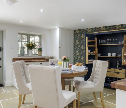 Pilgrim Cottage Kitchen/Dining Room - StayCotswold
