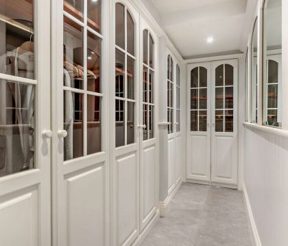 Manor House Master Bedroom Dressing Room - StayCotswold