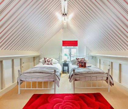 Manor House Bedroom 4 - StayCotswold