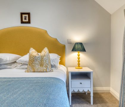 Punch Barn Master Bedroom - StayCotswold