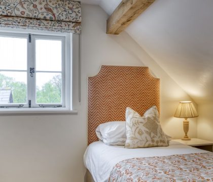 Punch Barn Bedroom 2 - StayCotswold