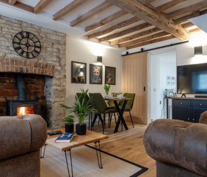 The Snug Sitting Room - StayCotswold