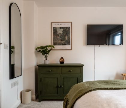 The Snug Bedroom 2 - StayCotswold