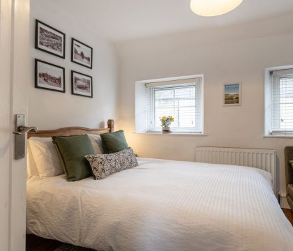 The Snug Master Bedroom - StayCotswold