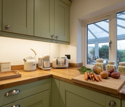 Holly Tree Cottage Kitchen - StayCotswold