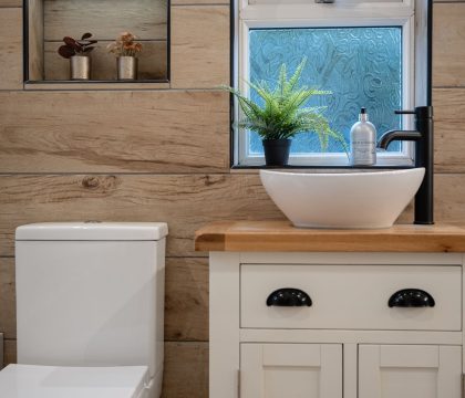 Holly Tree Cottage Utility/Bathroom- StayCotswold