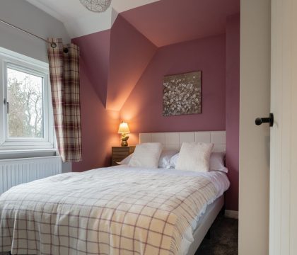 Holly Tree Cottage Bedroom 3- StayCotswold