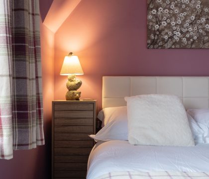 Holly Tree Cottage Bedroom 3- StayCotswold