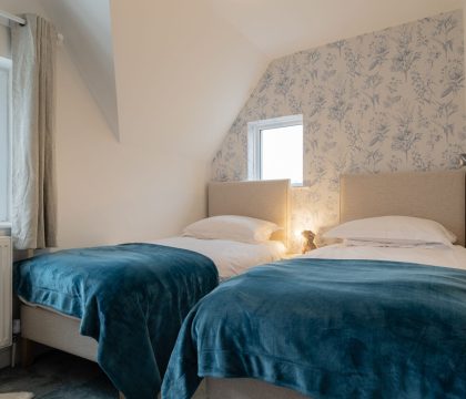 Holly Tree Cottage Bedroom 2- StayCotswold