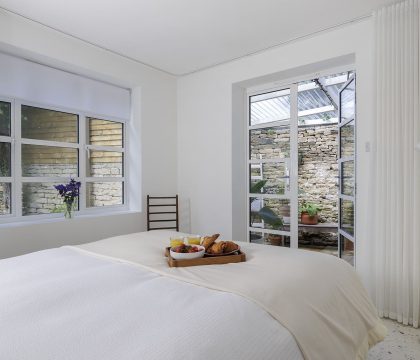 The Lodge Master Bedroom - StayCotswold