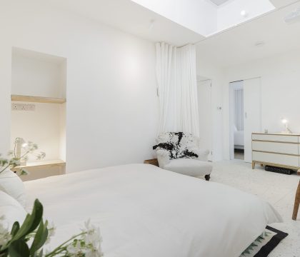 The Lodge Bedroom 2 - StayCotswold