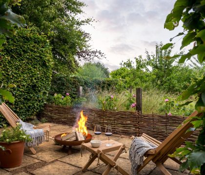 Apple Tree Cottage, Daglingworth garden - Stay Cotswold