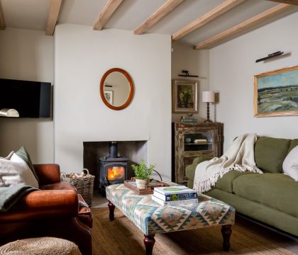 Apple Tree Cottage, Daglingworth snug  - Stay Cotswold