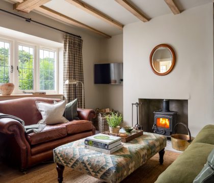Apple Tree Cottage, Daglingworth snug - Stay Cotswold