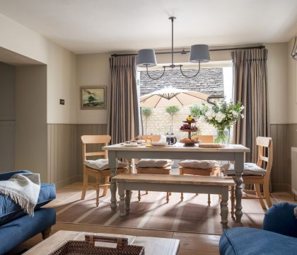 Apple Tree Cottage, Daglingworth dining area - Stay Cotswold