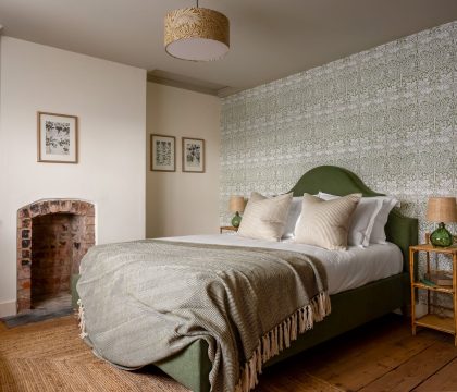 Apple Tree Cottage, Daglingworth bedroom 2  - Stay Cotswold