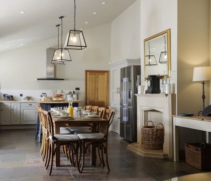 Gardeners Cottage Kitchen - StayCotswold
