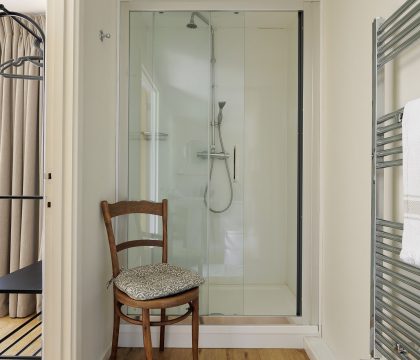 Gardeners Cottage Bedroom 3 Ensuite - StayCotswold